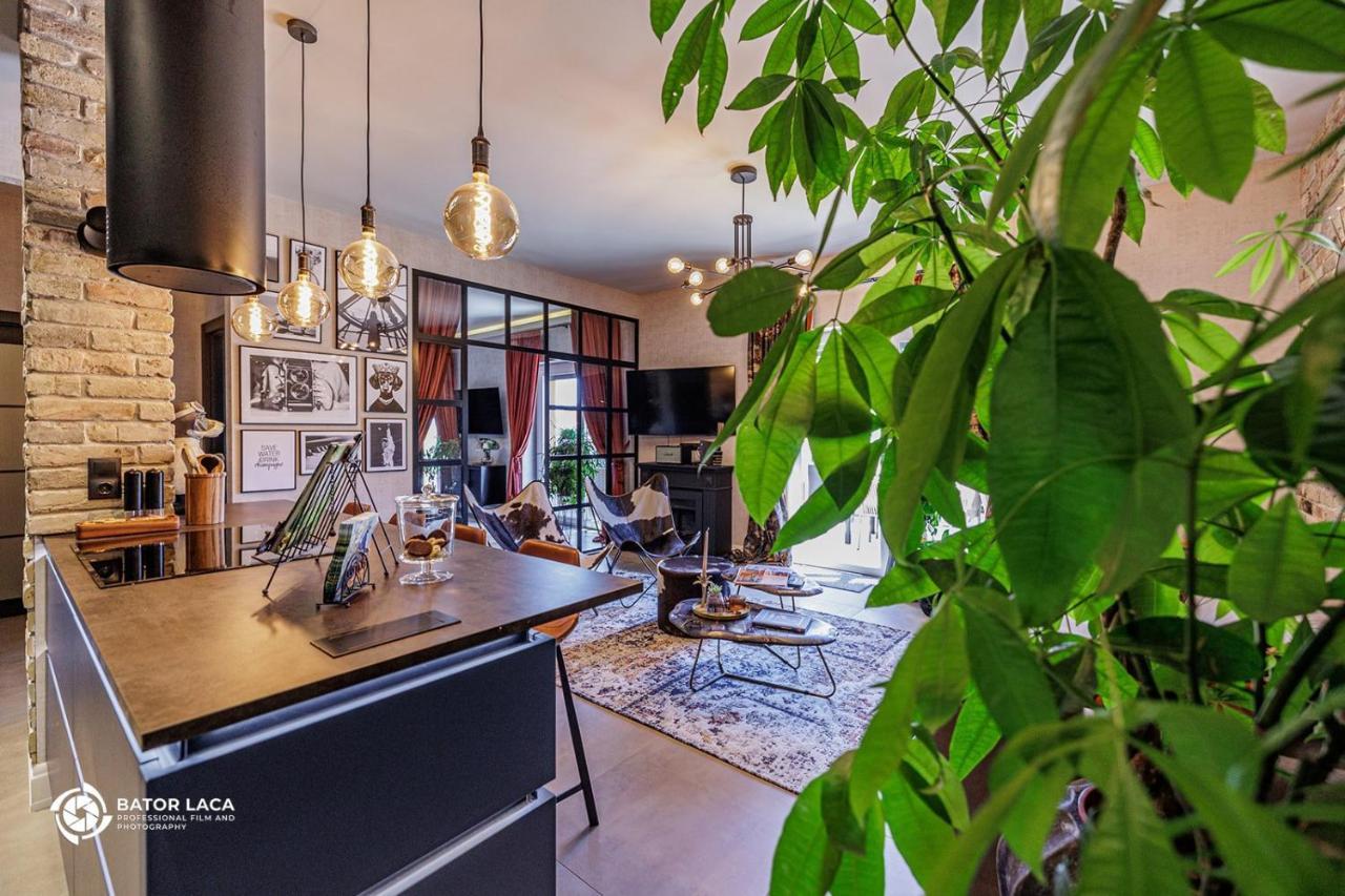 Ferienwohnung Buekk Penthouse, Panorama Jacuzzival Miskolc Exterior foto